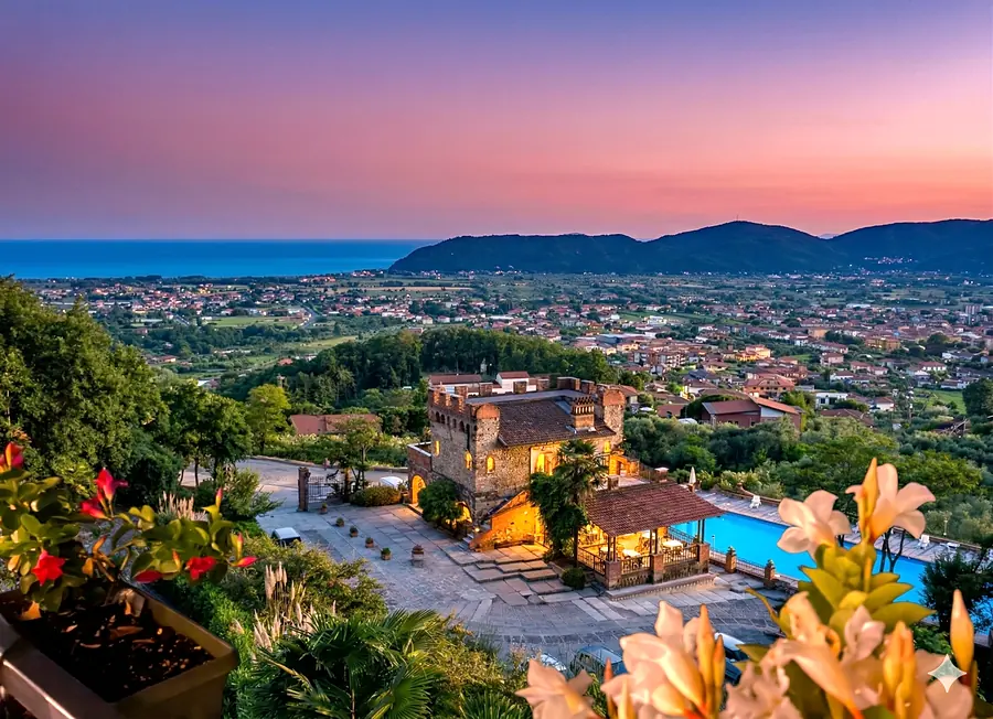 Ippotur Medieval Resort al atardecer